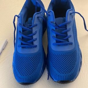 brand new never worn heelsium shoes